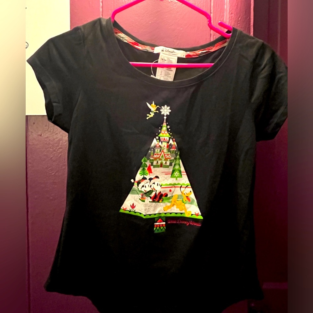 Brand new with tags Walt Disney World Holiday t-shirt